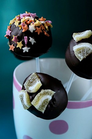 Lemon Cake Pops with Dark Chocolate