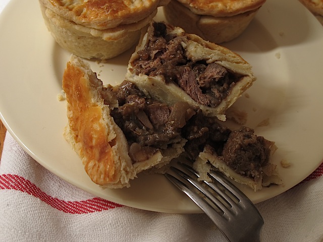 How to make steak and kidney mini pies