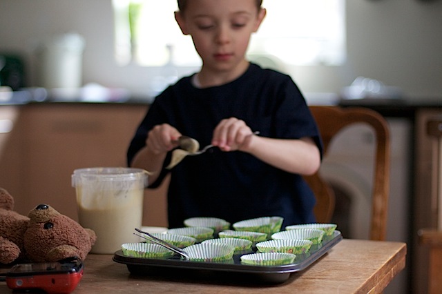 Children baking cakes at development.maisoncupcake.com