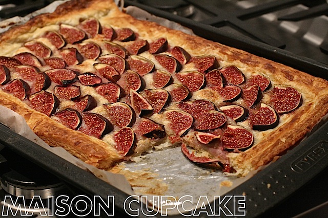 Dead easy dessert idea: fig tart using puff pastry by development.maisoncupcake.com #baking #recipes #pastry