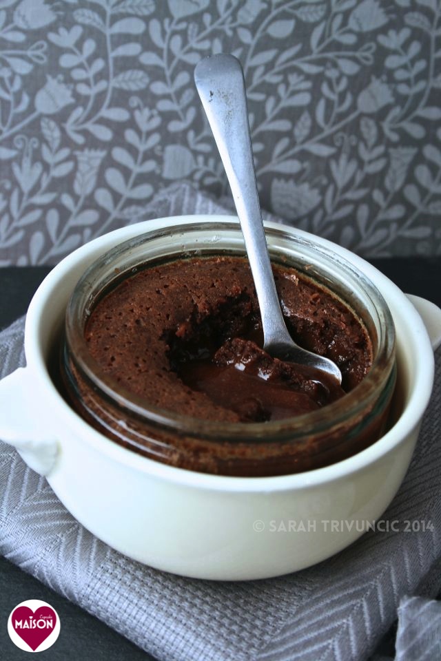Melting chocolate puddings with peppermint - perfect dessert for two by development.maisoncupcake.com
