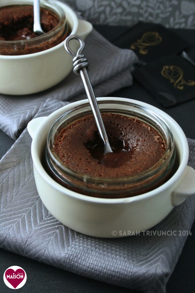 Melting chocolate puddings with peppermint - perfect dessert for two by development.maisoncupcake.com