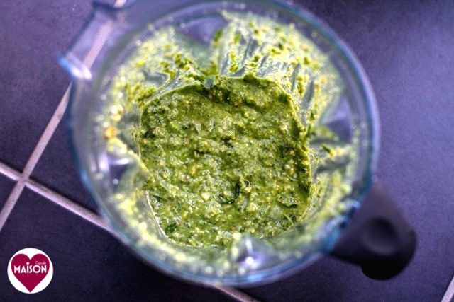 Vitamix Pesto recipe with rocket walnut and basil at development.maisoncupcake.com #blenders #Vitamix #gadgets