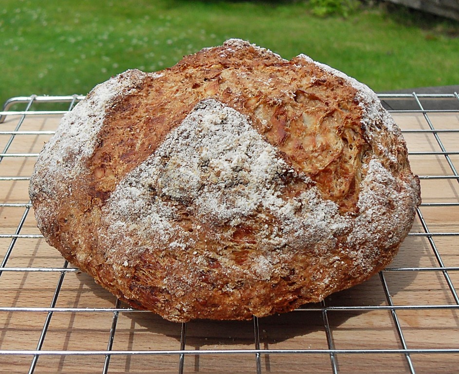 Wholemeal-Cheddar-and-Apple-Chutney-Soda-Bread-with-Cider-Custom