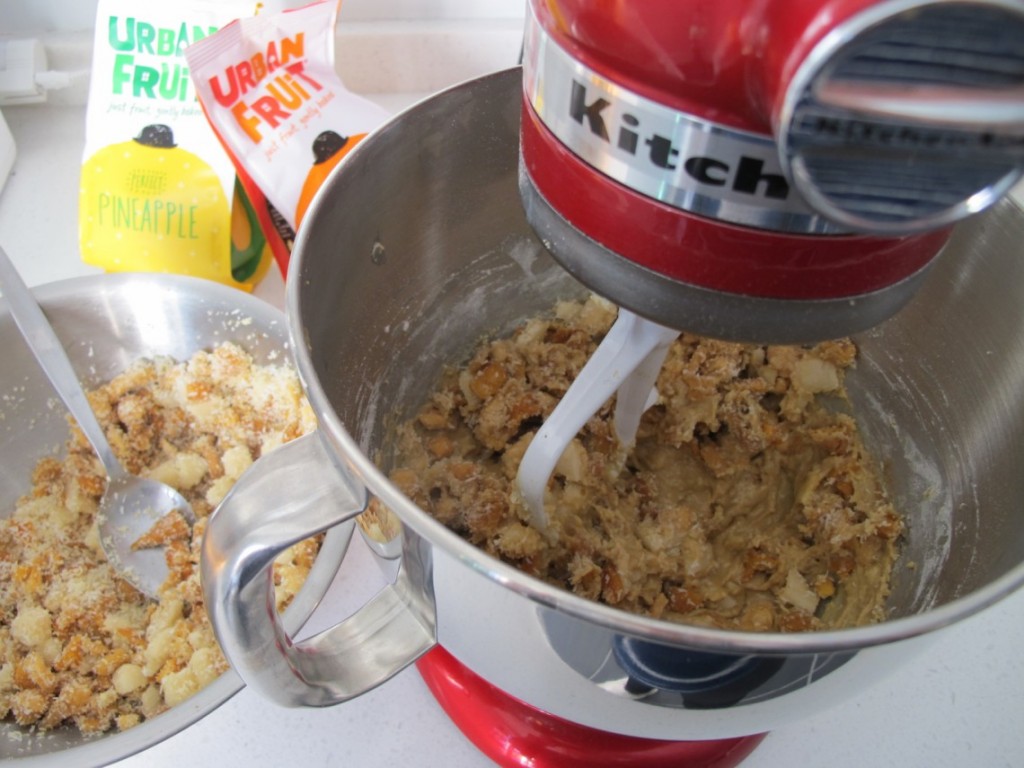 Fast Easy Alternative Tropical Christmas Cake at development.maisoncupcake.com