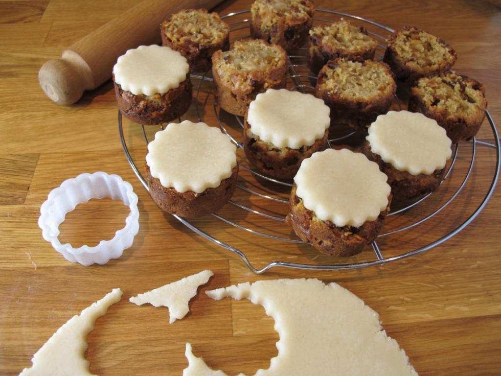 Fast Easy Alternative Tropical Christmas Cake at development.maisoncupcake.com