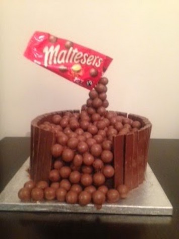 Caroline-makes-malteser-cake