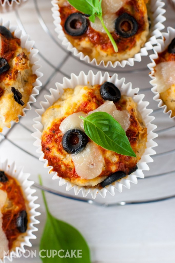 Bake these easy Pizza Muffins with Black Olives in little over 30 minutes - recipe at development.maisoncupcake.com