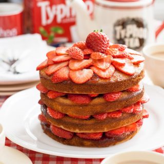 strawberry sandwich cake